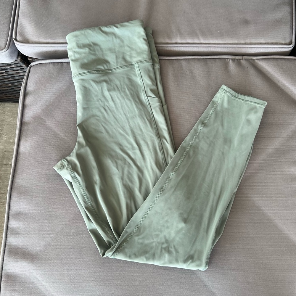 Vuori stride leggings medium 7/8 length